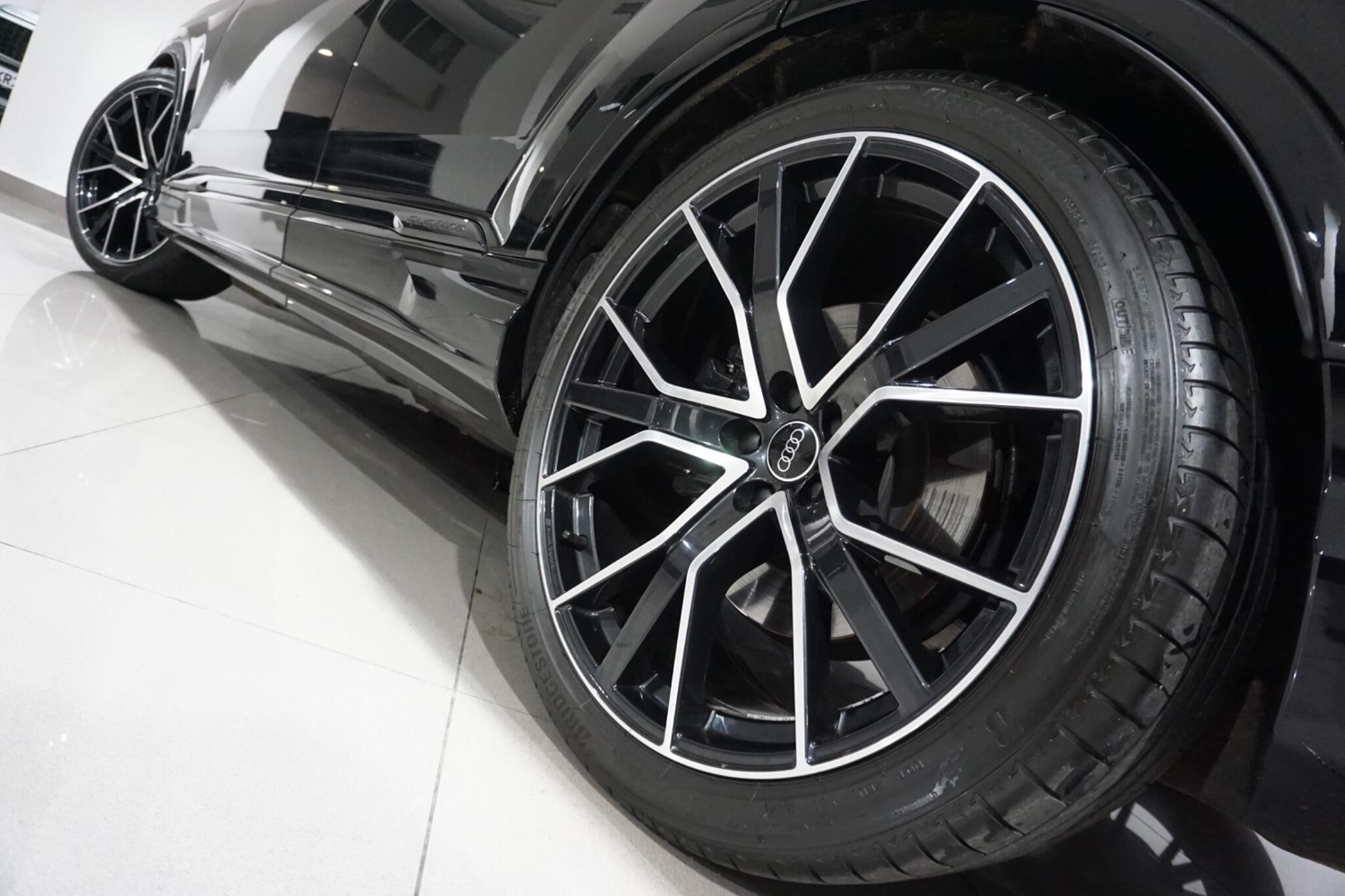 Audi SQ7 4.0 TFSI V8 Black Edition SUV 5dr Petrol Tiptronic quattro Euro 6 (s/s) (507 ps)
